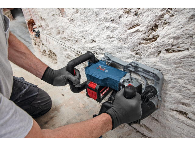 Akumulatorski rezkalnik zidnih utorov Bosch GNF 18V-40 v kovčku, 06016C5000